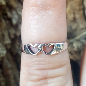 Womens and girls twin heart ring 