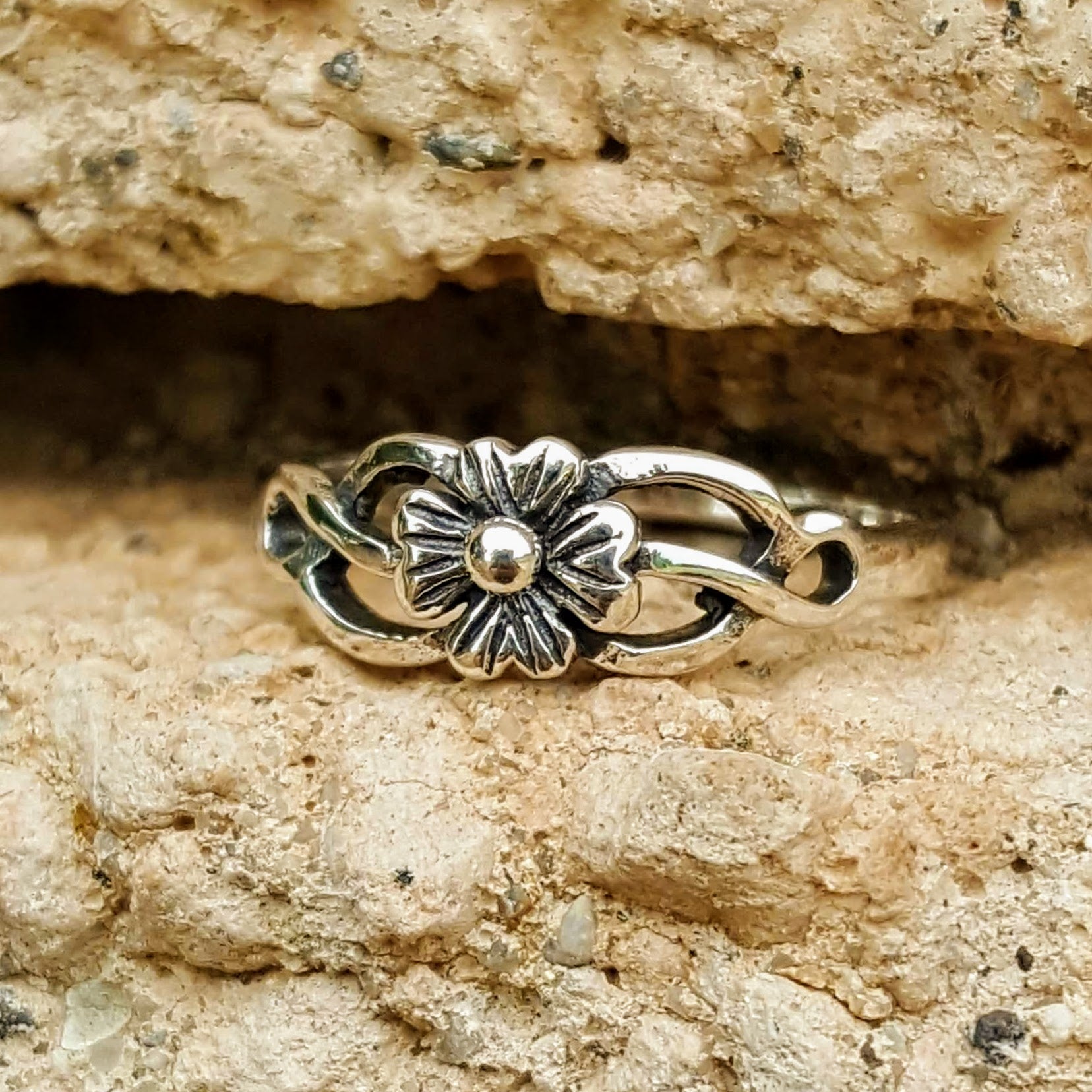 .925 Sterling Silver Celtic Flower Ladies Ring Size 4-10 Midi Thumb