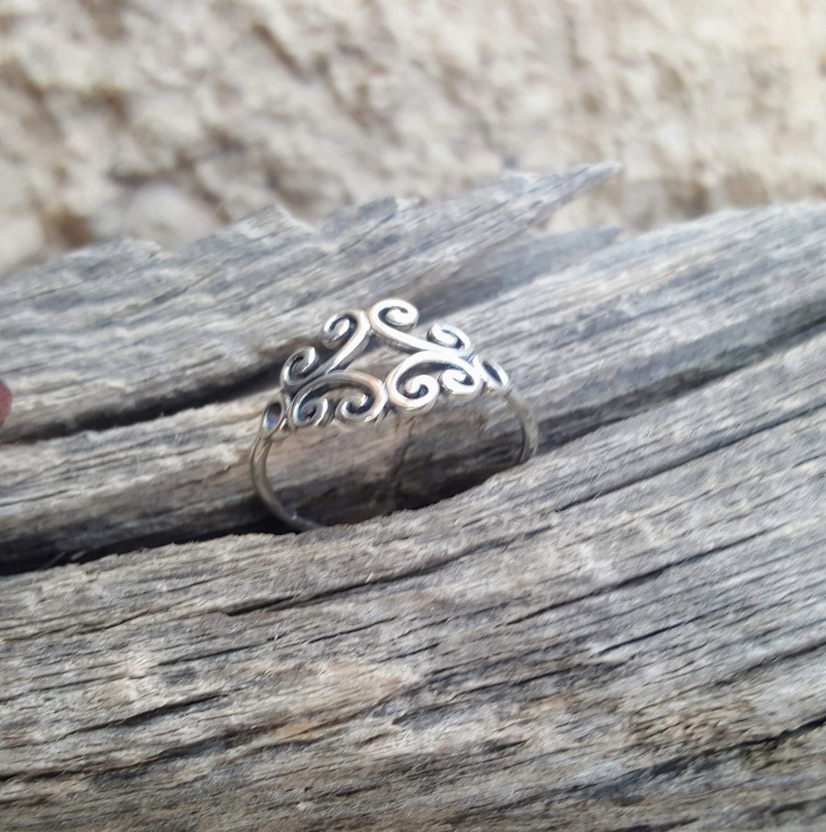 Sterling Silver Celtic ring side view