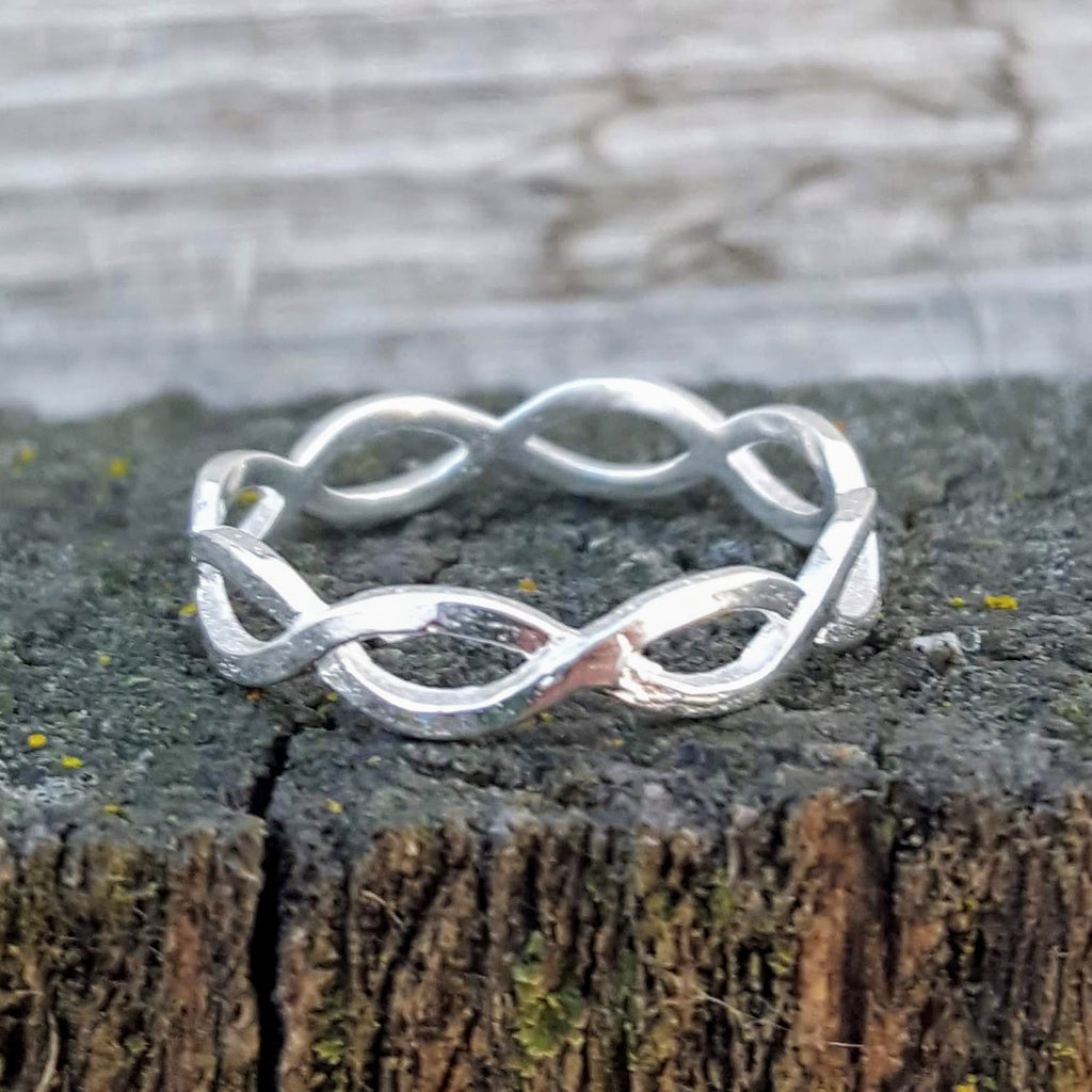 Adorable braided band ring in sterling silver