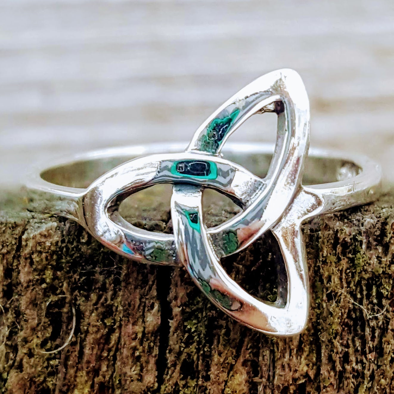 Trinity knot ladies fashion ring in sterling silver