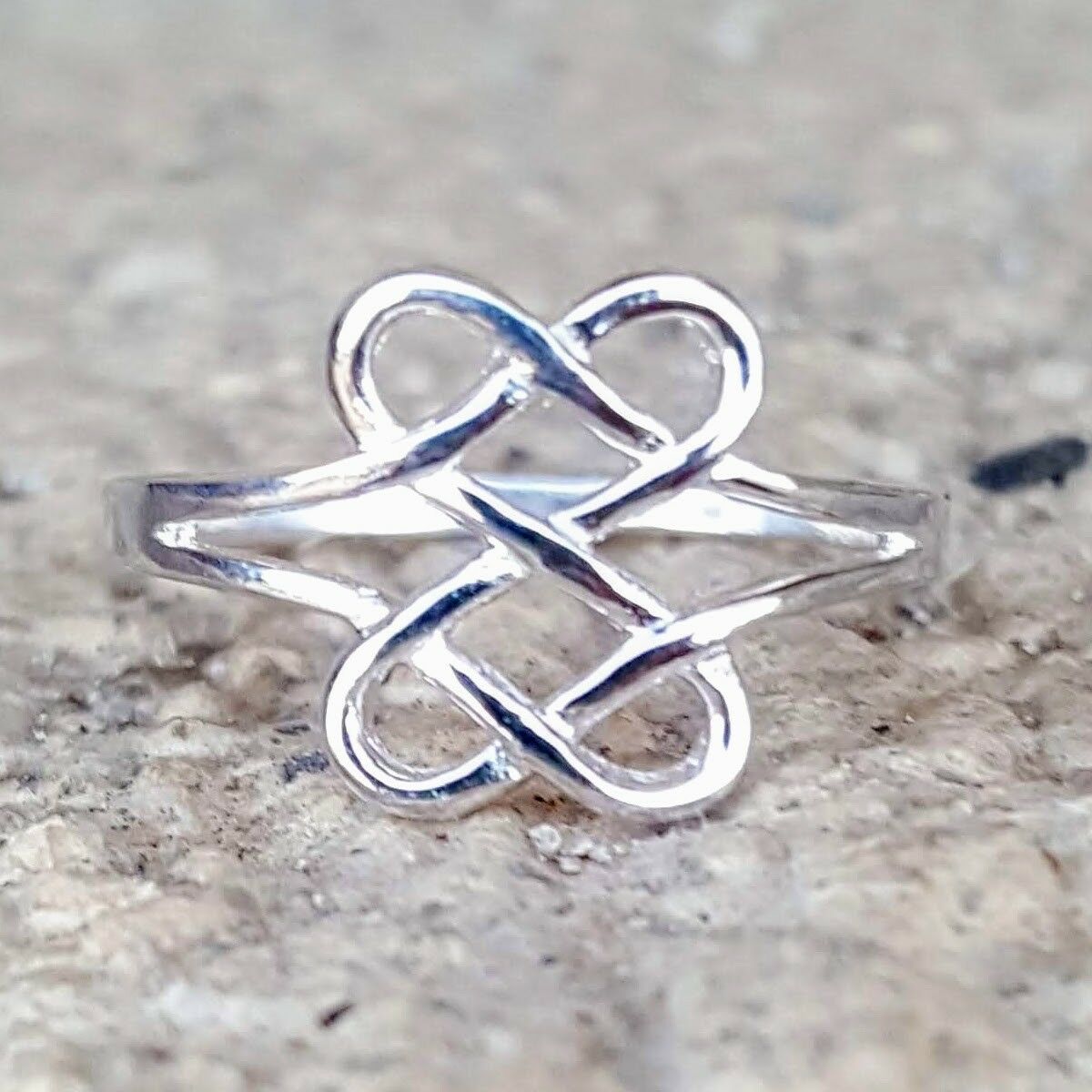 Womens and girls Celtic heart ring